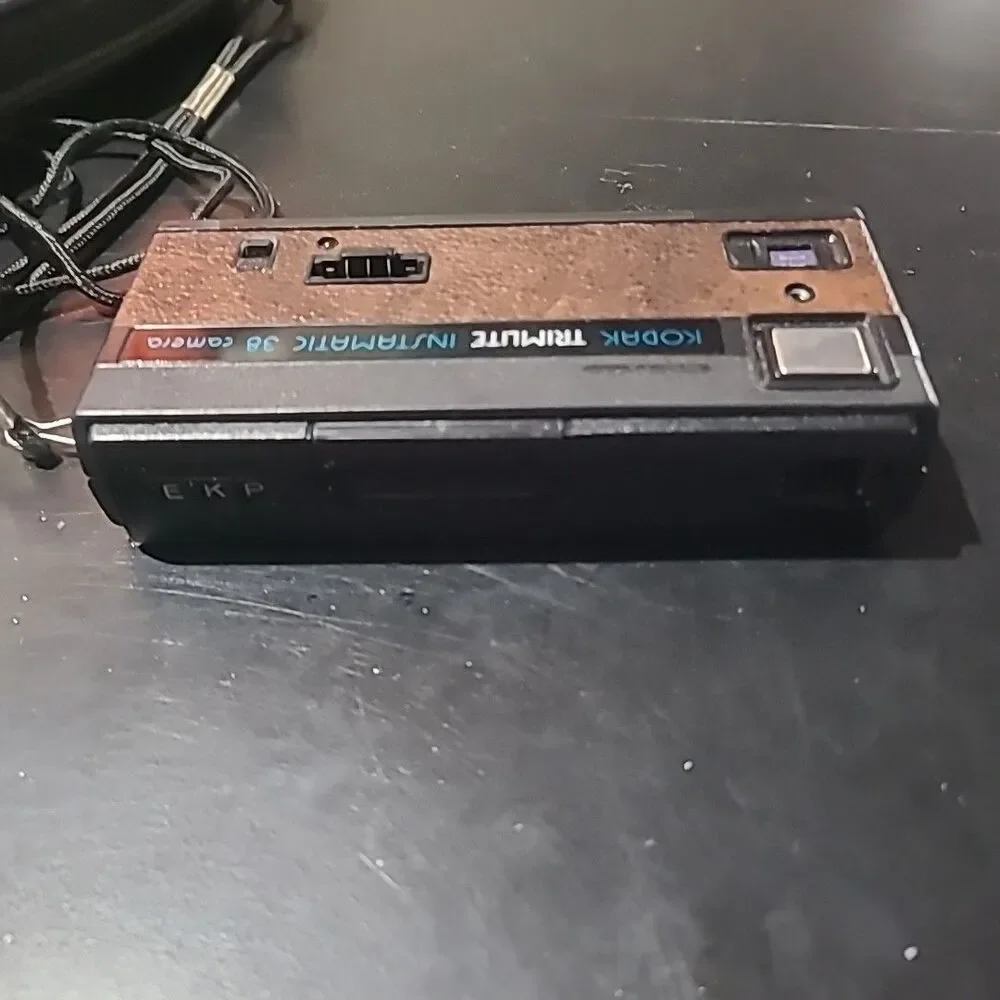 Kodak Trimlite Instamatic 38 Camera. untested. Camera and bag